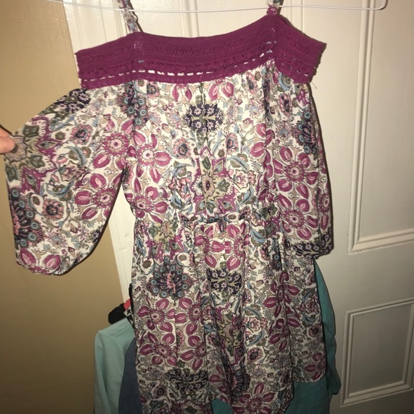 Casual off the shoulder flowery dress. - Picture 2 of 2